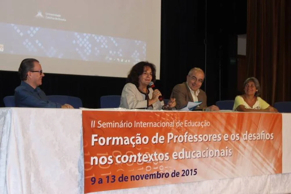 II Seminário Internacional de Educação - Formação de Professores e os desafios nos contextos educacionais 2015